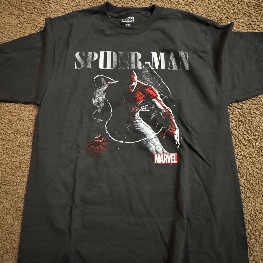 Men’s medium Spider-Man shirt